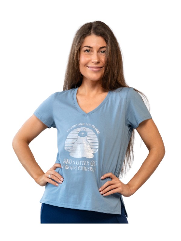 V-neck t-shirt